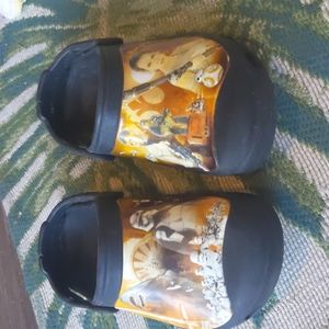 Boys star wars Crocs size 1